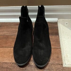 Born Footwear L Black Suede Booties NWOT